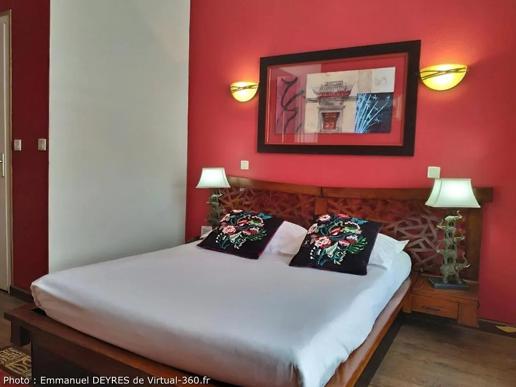 Queen Serenity Hotel Redon