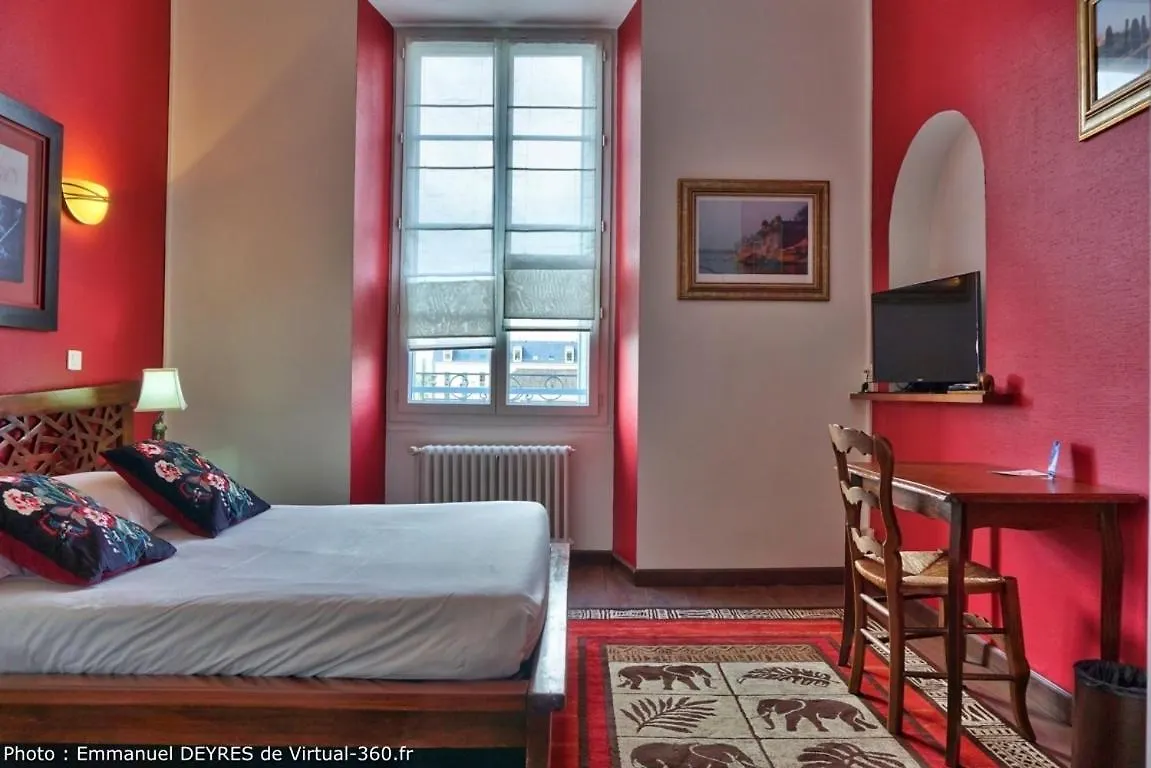 Queen Serenity Hotel Redon